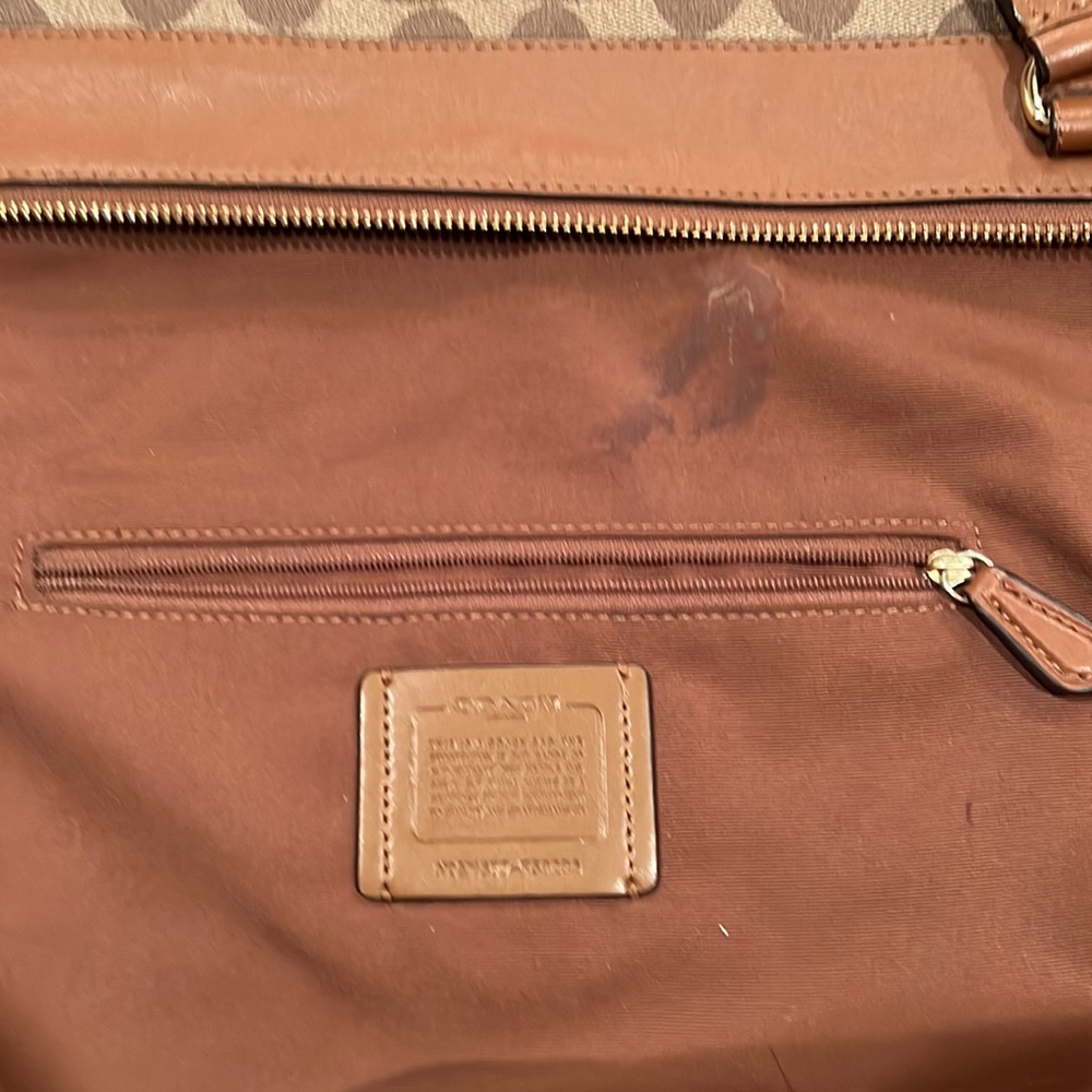 Coach Signature Tote. - Picture 5 of 5